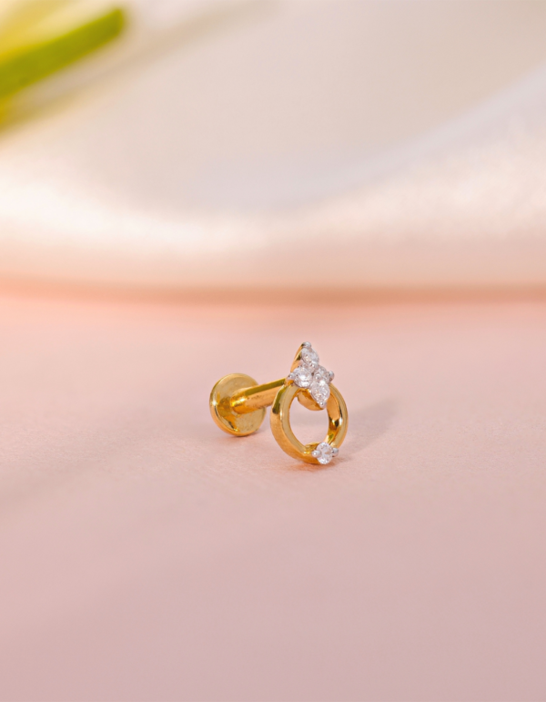 Elegant Solitaire Diamond Nose Pin